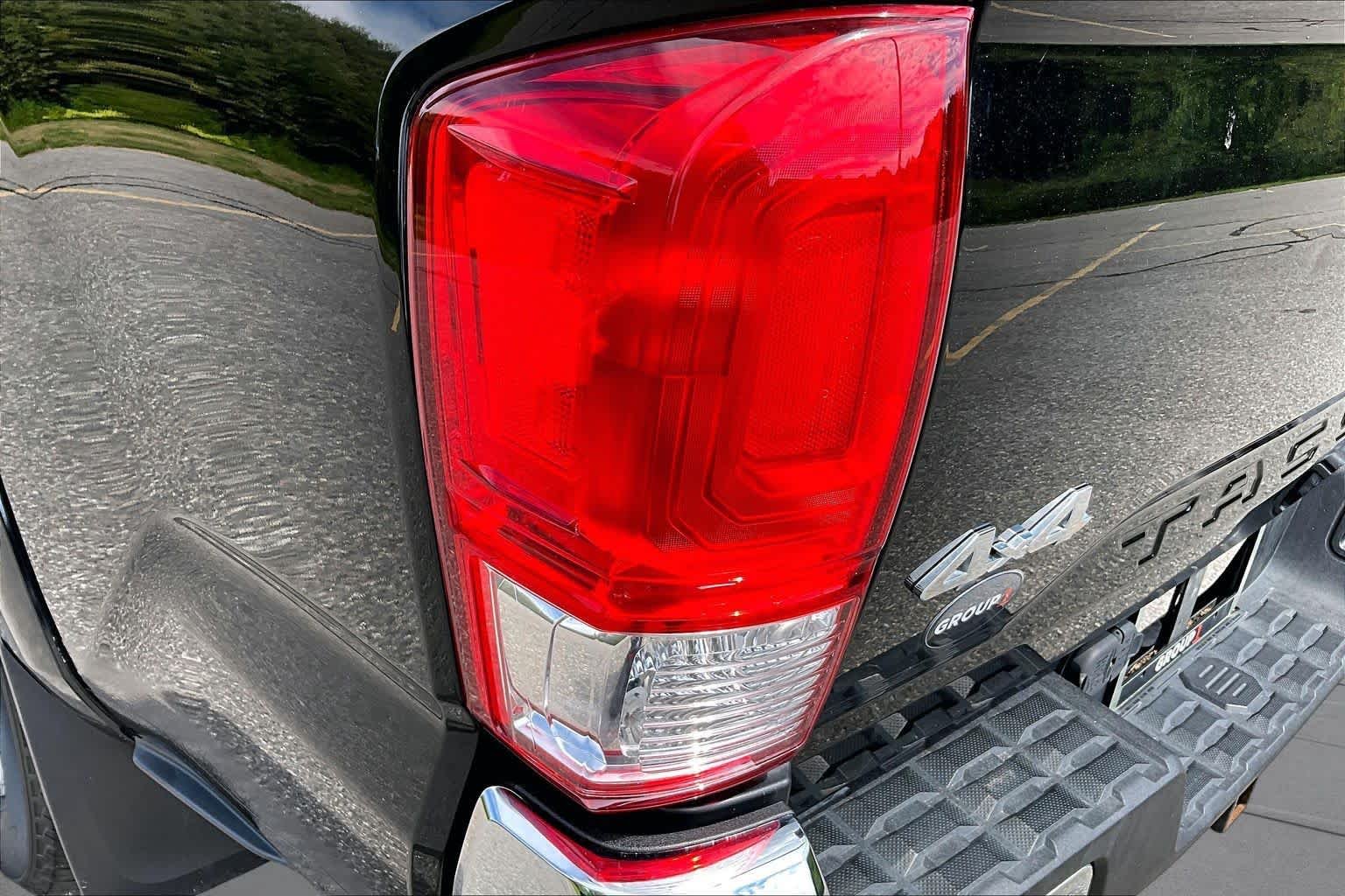 Used 2017 Black Toyota SR5 image 27