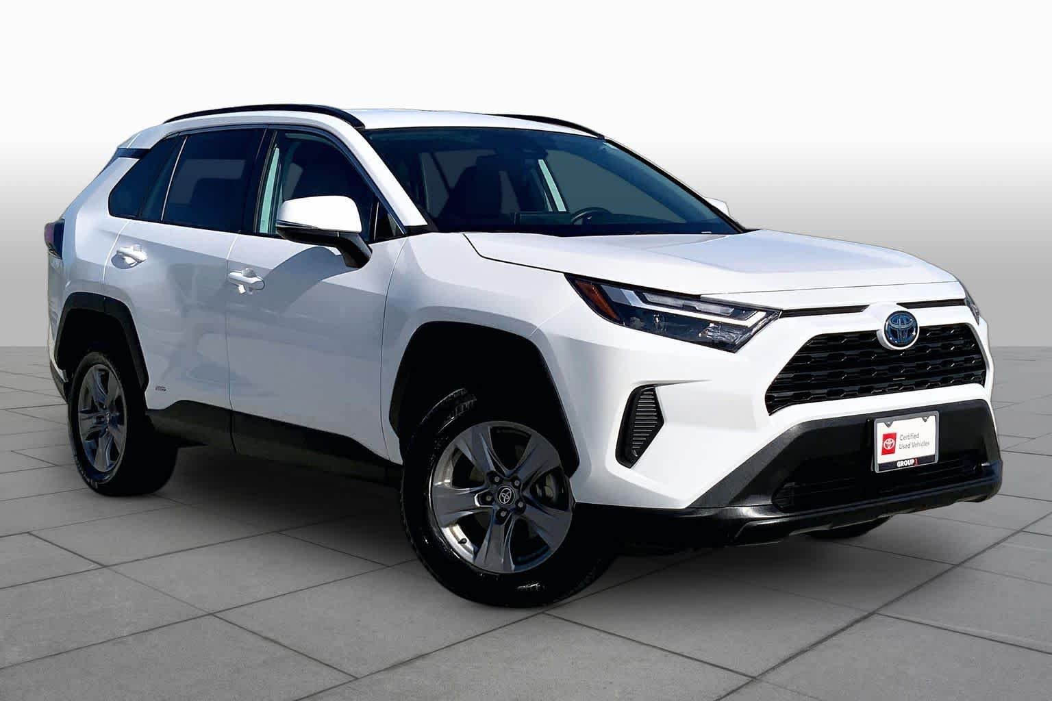 Used 2024 Ice Cap Toyota Hybrid XLE image 3