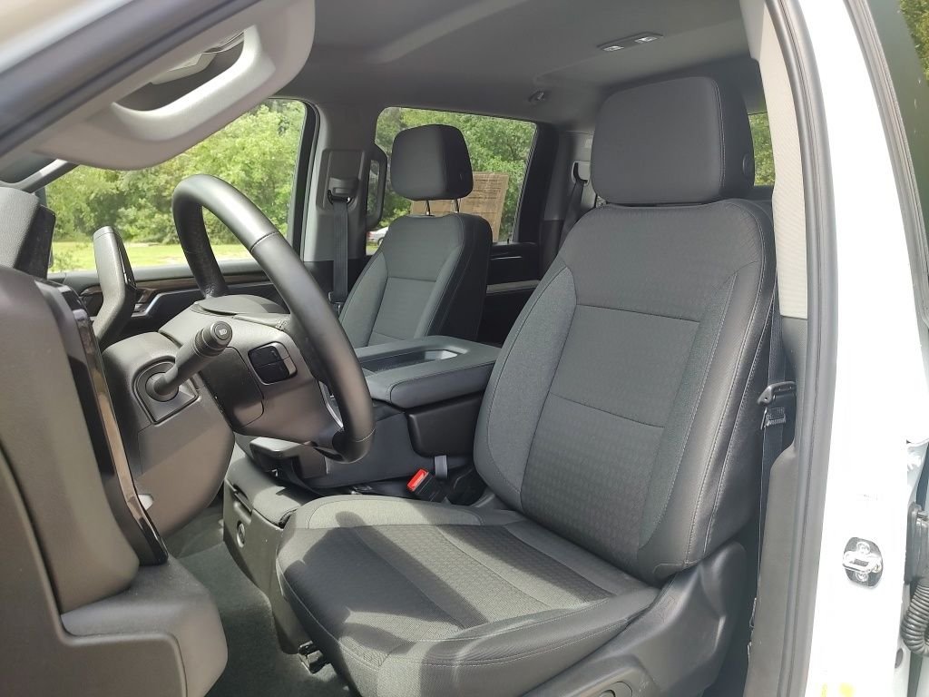 Used 2025 White Chevrolet LT image 19