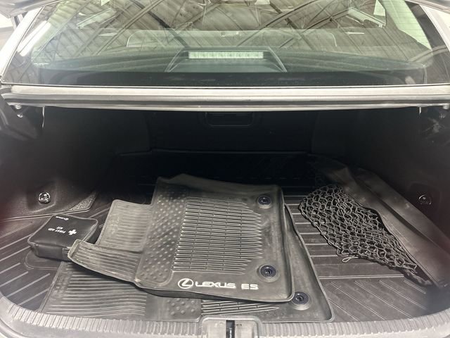 Used 2019 Silver Lexus ES 350 image 24