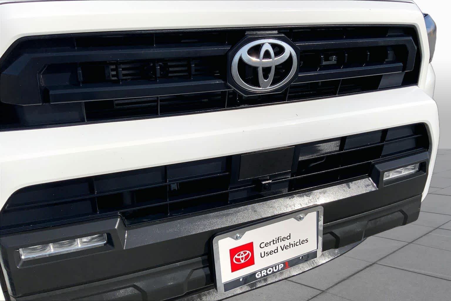 Used 2025 Ice Cap Toyota SR5 image 29