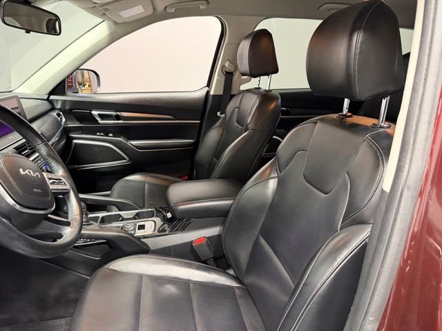 Used 2022 Sangria Red Kia LX image 16