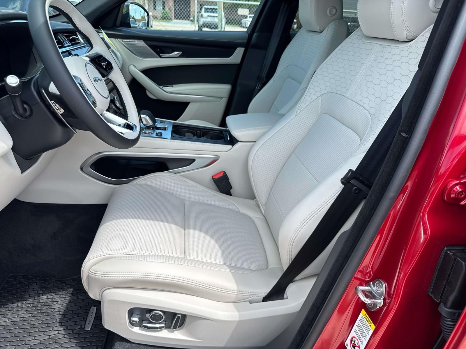 New 2026 Firenze Red Jaguar P250 R-Dynamic S image 10