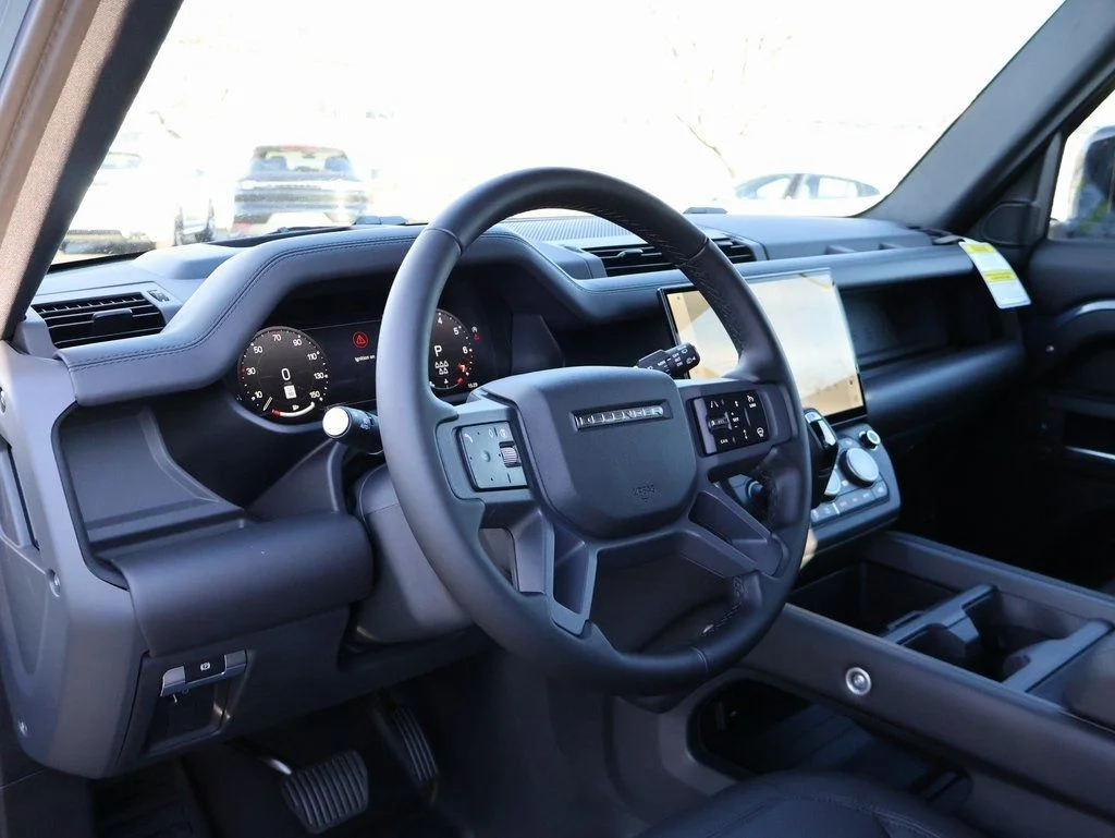 New 2026 Tasman Blue Metallic Land Rover X-Dynamic SE image 16