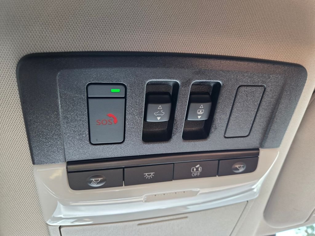 Used 2026 Gray Nissan Platinum image 35