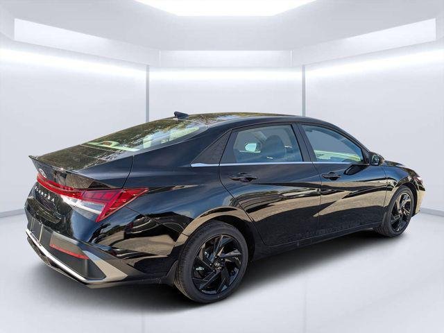 New 2026 Black Hyundai SEL Sport image 3