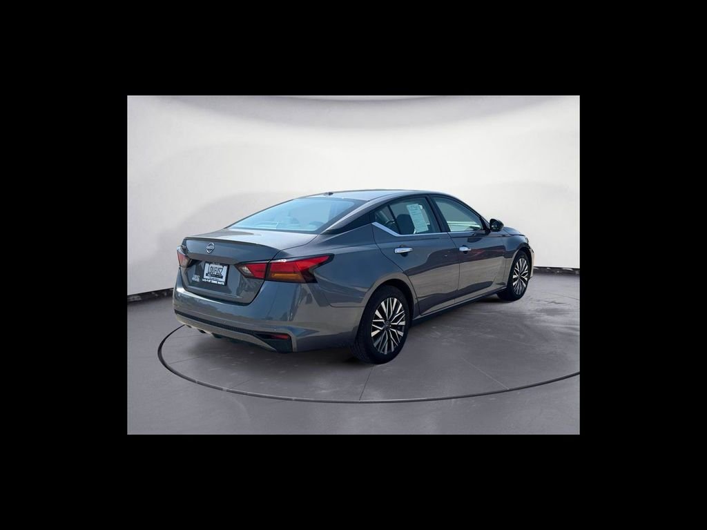 Used 2025 Gray Nissan 2.5 SV image 6