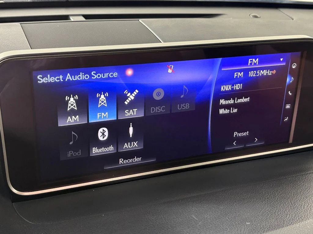 Used 2018 Silver Lexus 450hL Premium image 26