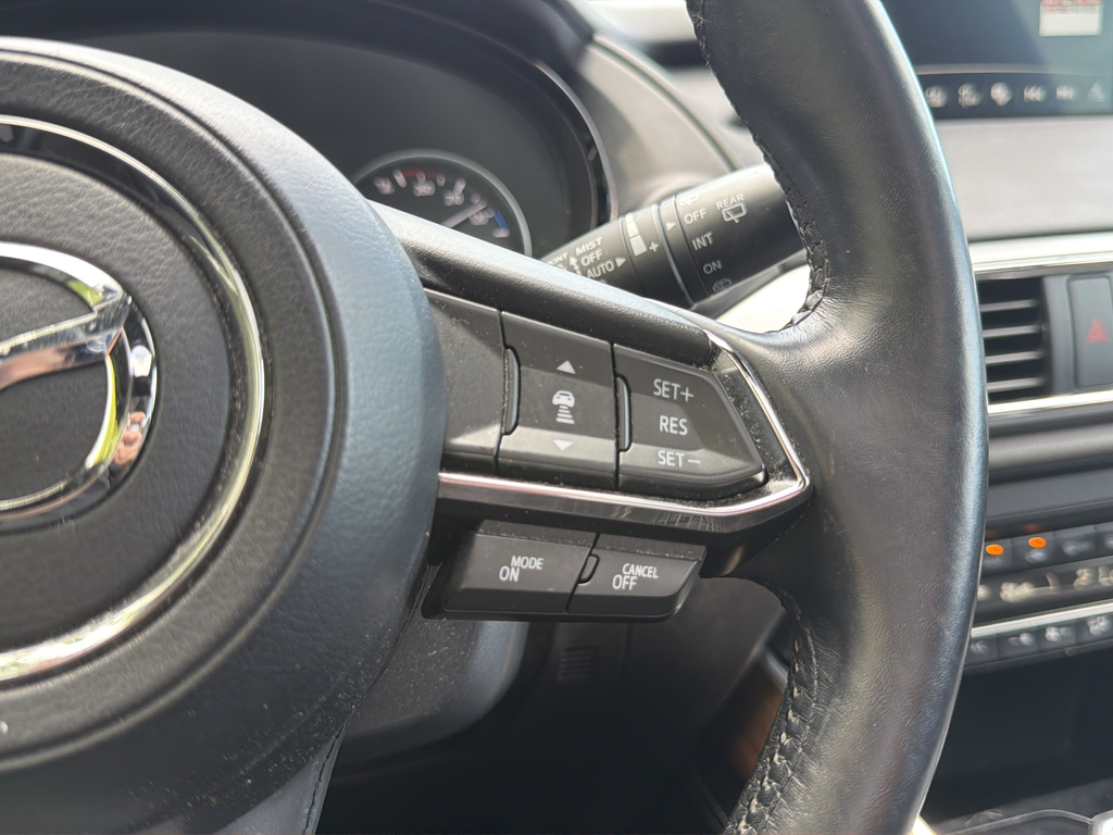 Used 2020 White Mazda Signature image 16