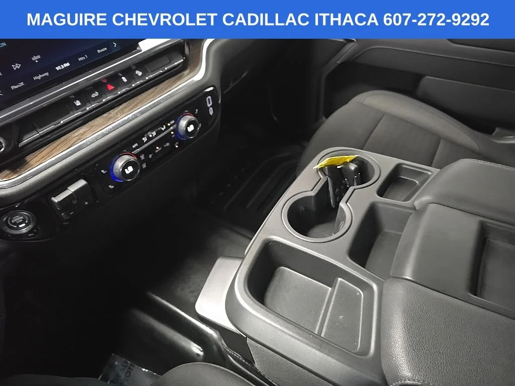Used 2025 White Chevrolet LT image 26