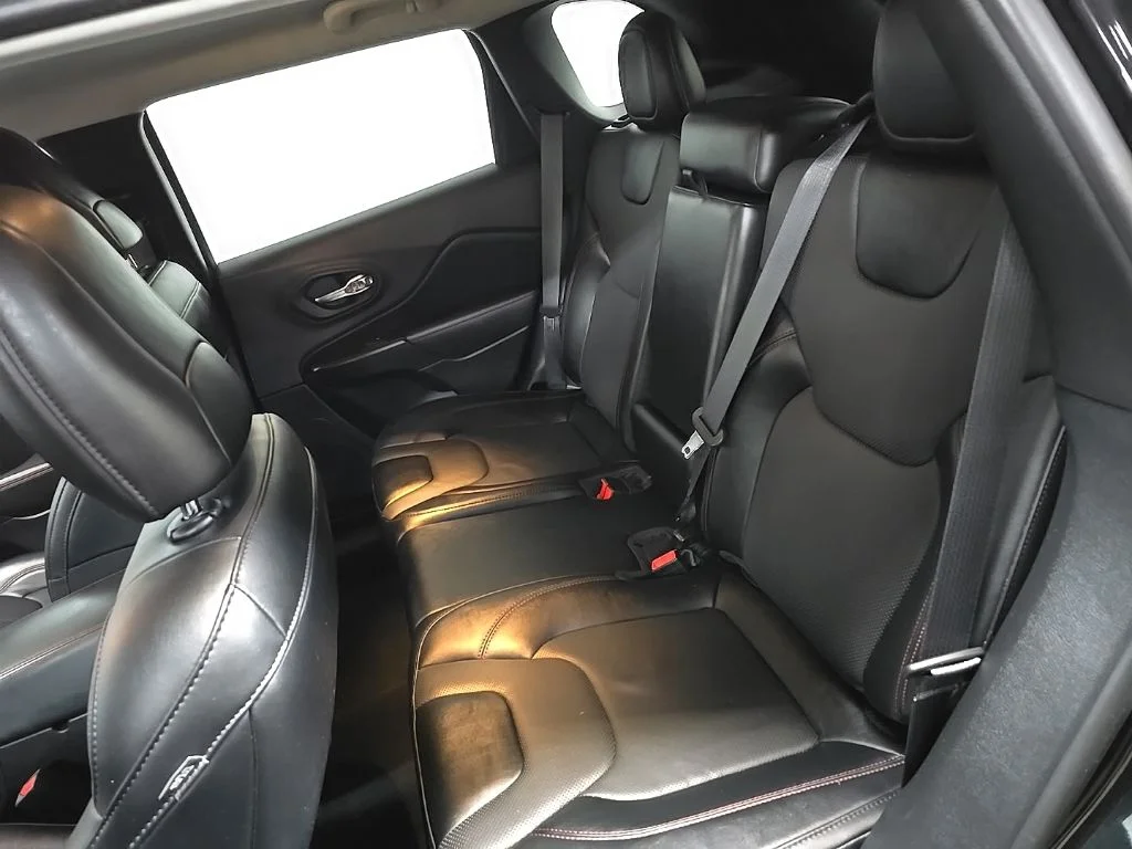 Used 2022 Black Jeep Trailhawk image 33