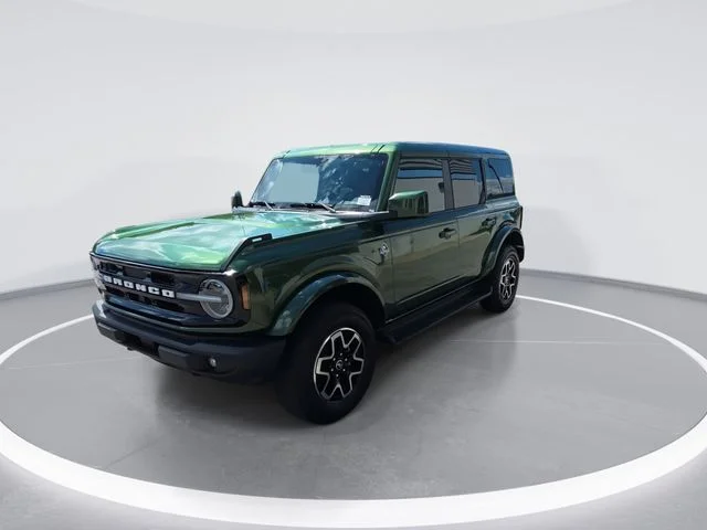 Used 2025 Green Ford Outer Banks image 4
