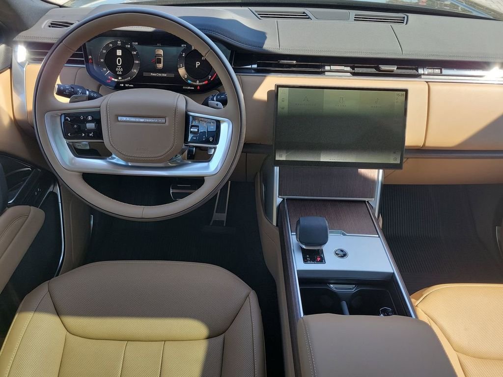 New 2026 Carpathian Grey Land Rover SE image 18