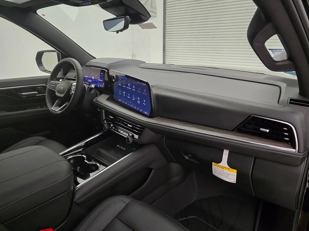 2025 Chevrolet Suburban Z71 - Photo 59