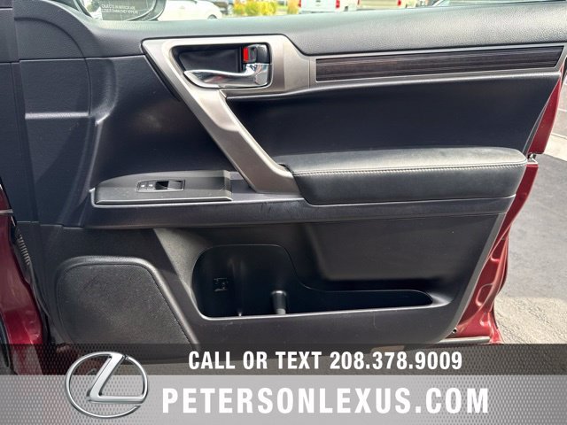 Used 2022  Lexus 460 Premium image 12