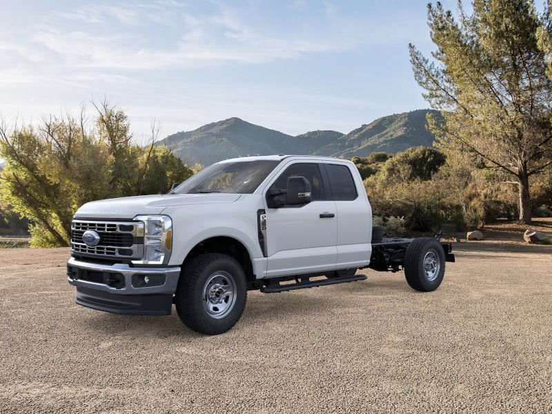 New 2026 Oxford White Ford F-350® XL image 23