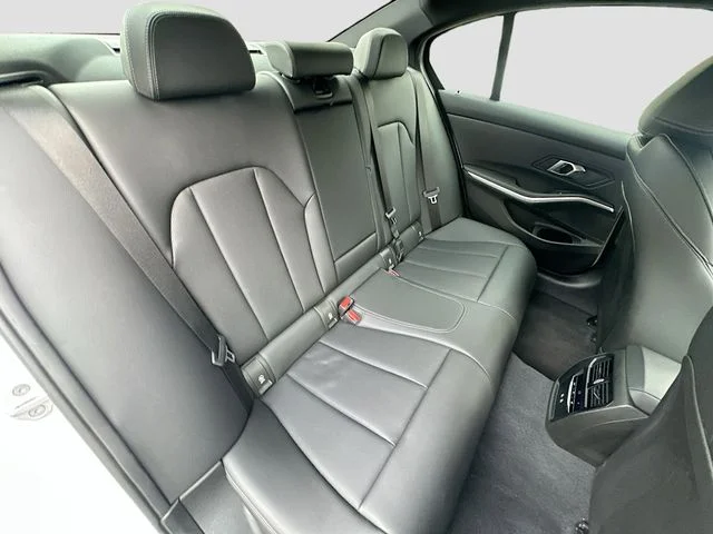 2024 BMW 3 Series 330i - Photo 28