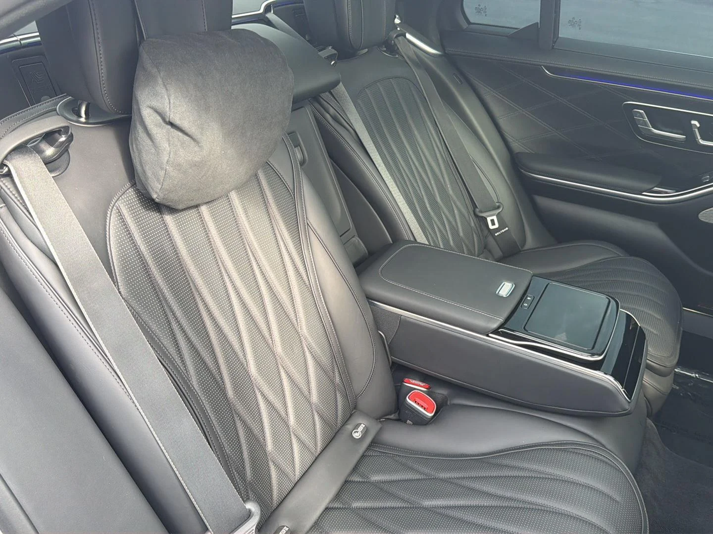 Used 2024 Moonlight White Mercedes-Benz AMG® S 63 E image 33