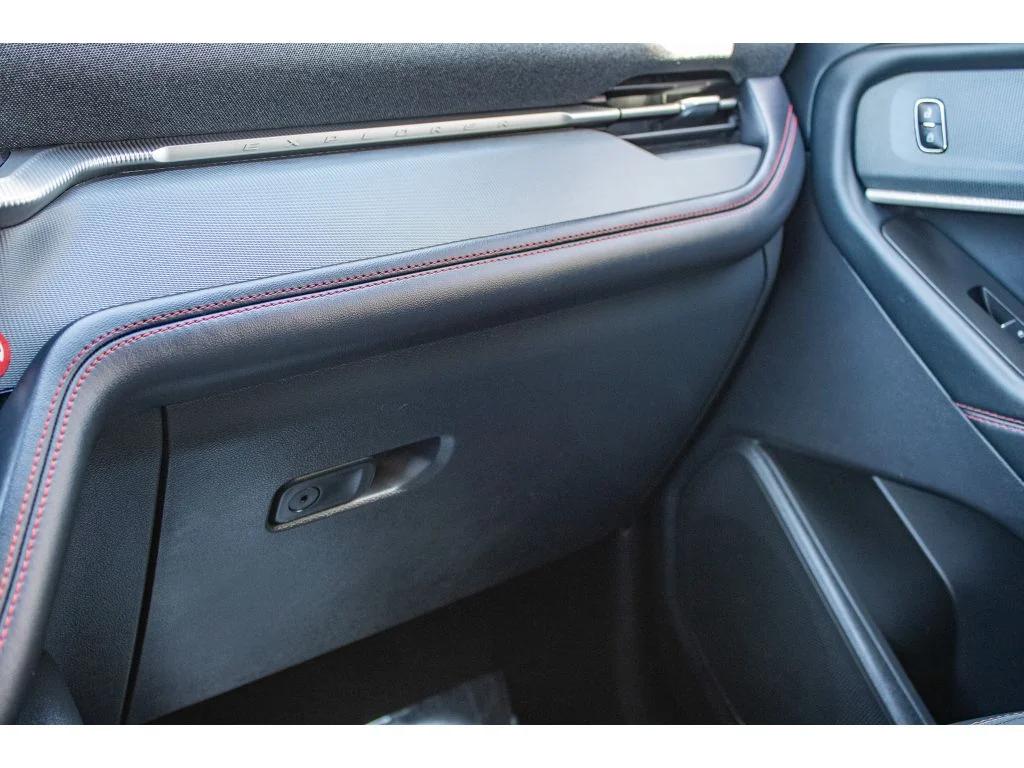 Used 2025 Carbonized Gray Metallic Ford ST-Line image 48