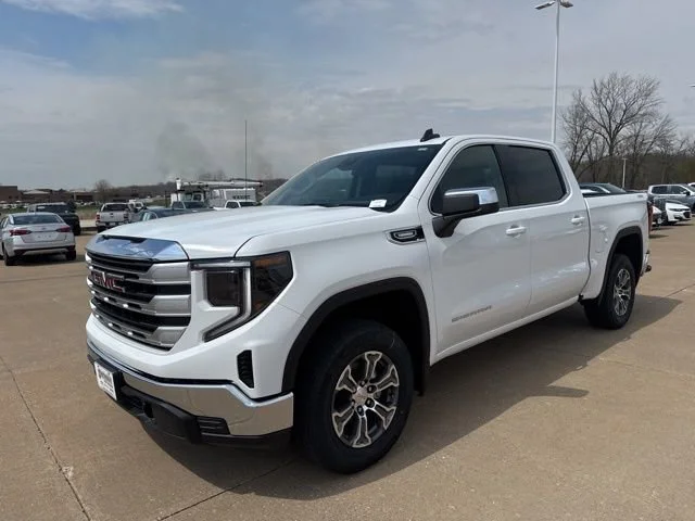 New 2026 Summit White GMC SLE image 10