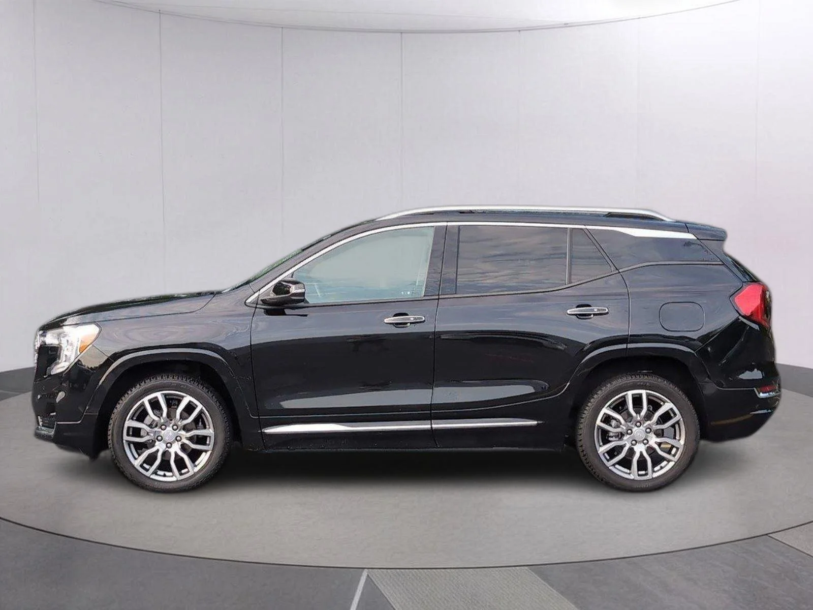 Used 2023 Ebony Twilight Metallic GMC Denali image 2