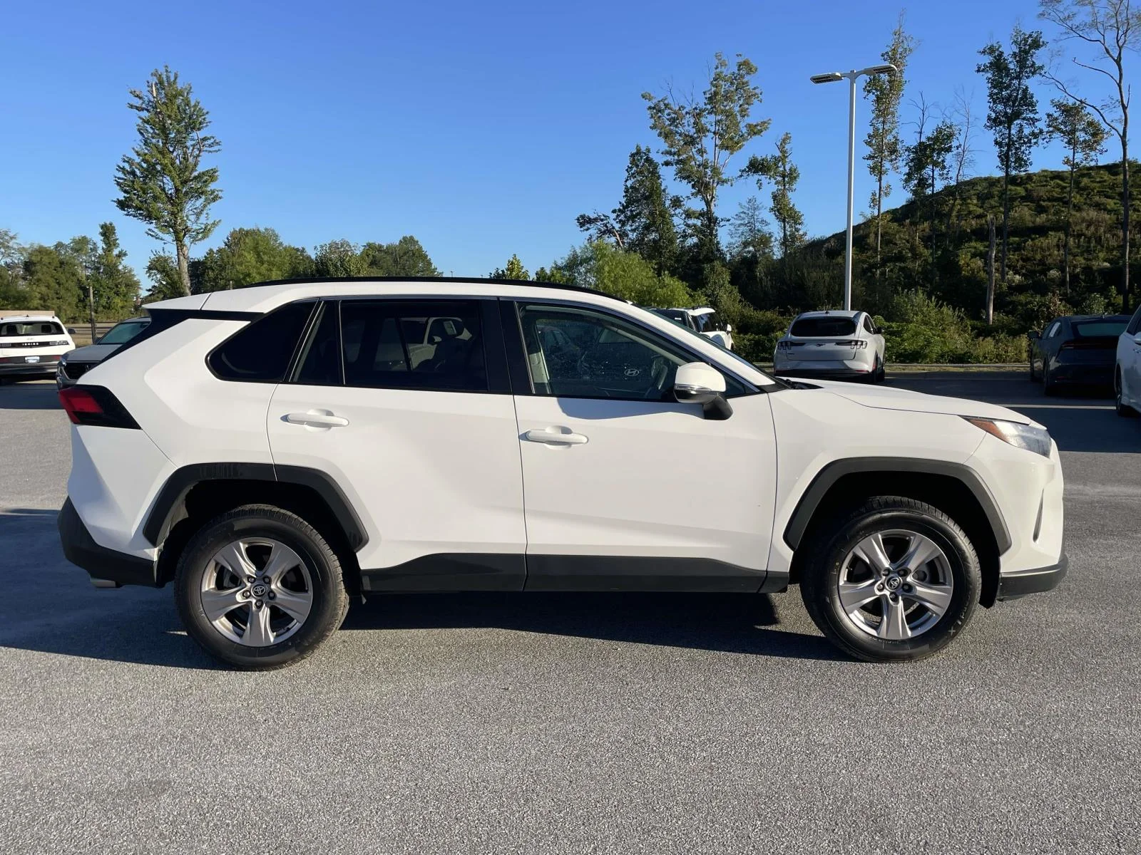 Used 2025 Ice Cap Toyota XLE image 29