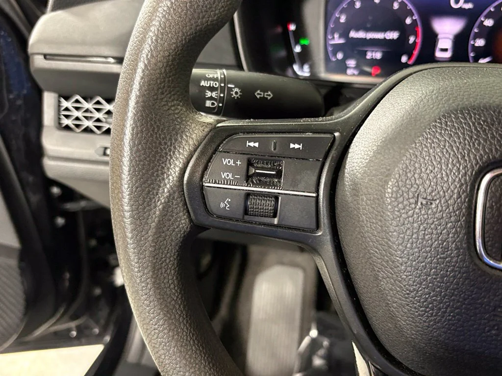 Used 2023 Black Honda LX image 18