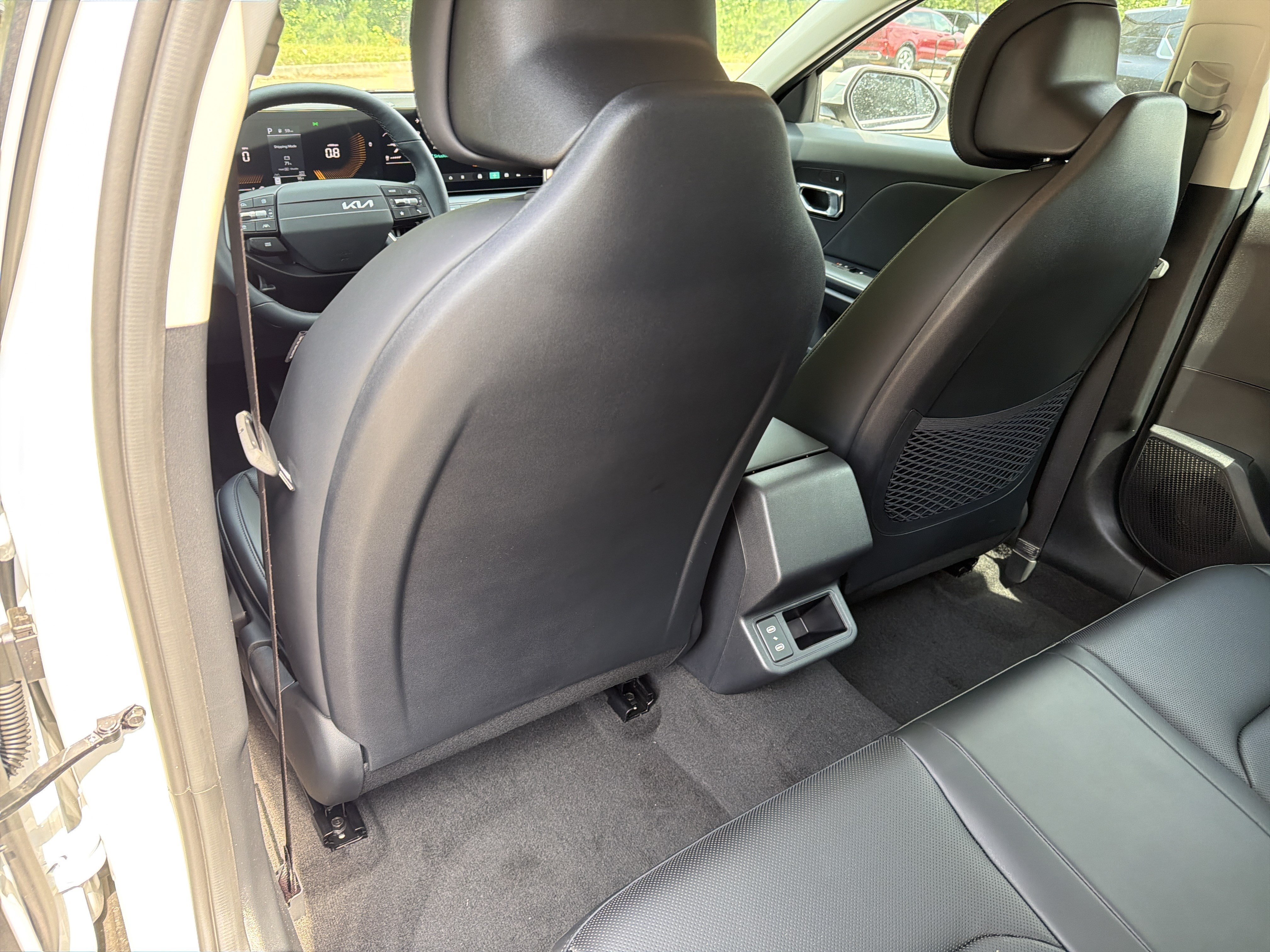New 2026 Snow White Pearl Kia EX image 17