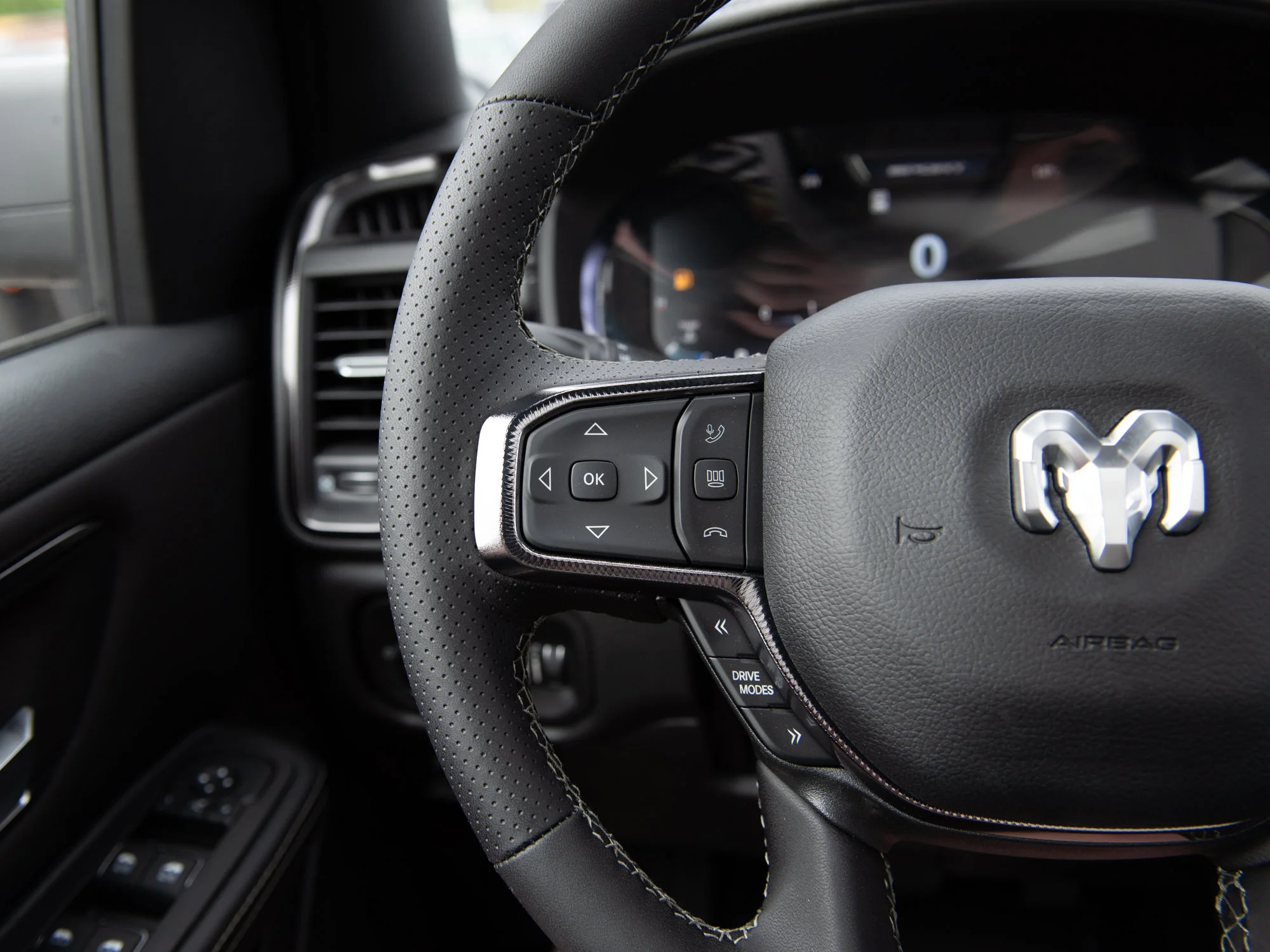 Used 2026 Black RAM Sport* Crew Cab 4x4, Panoramic Sunroof, Heated Seats/Wheel, Adaptive Cruise image 13