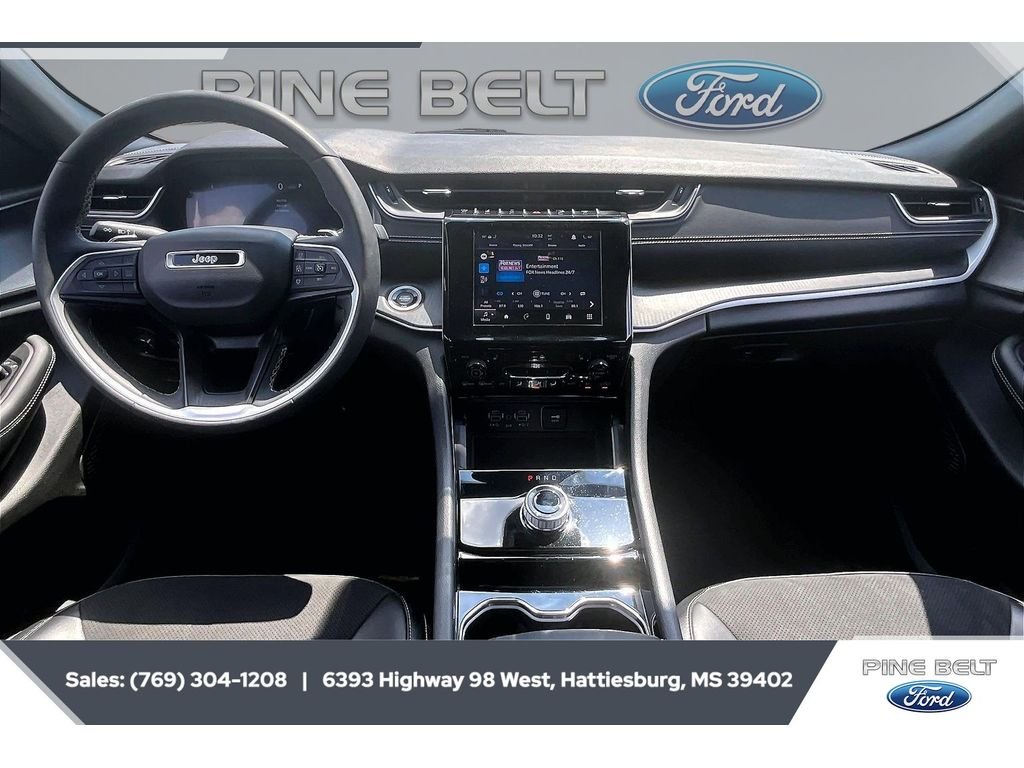 Used 2023 Silver Zynith Jeep Altitude image 13