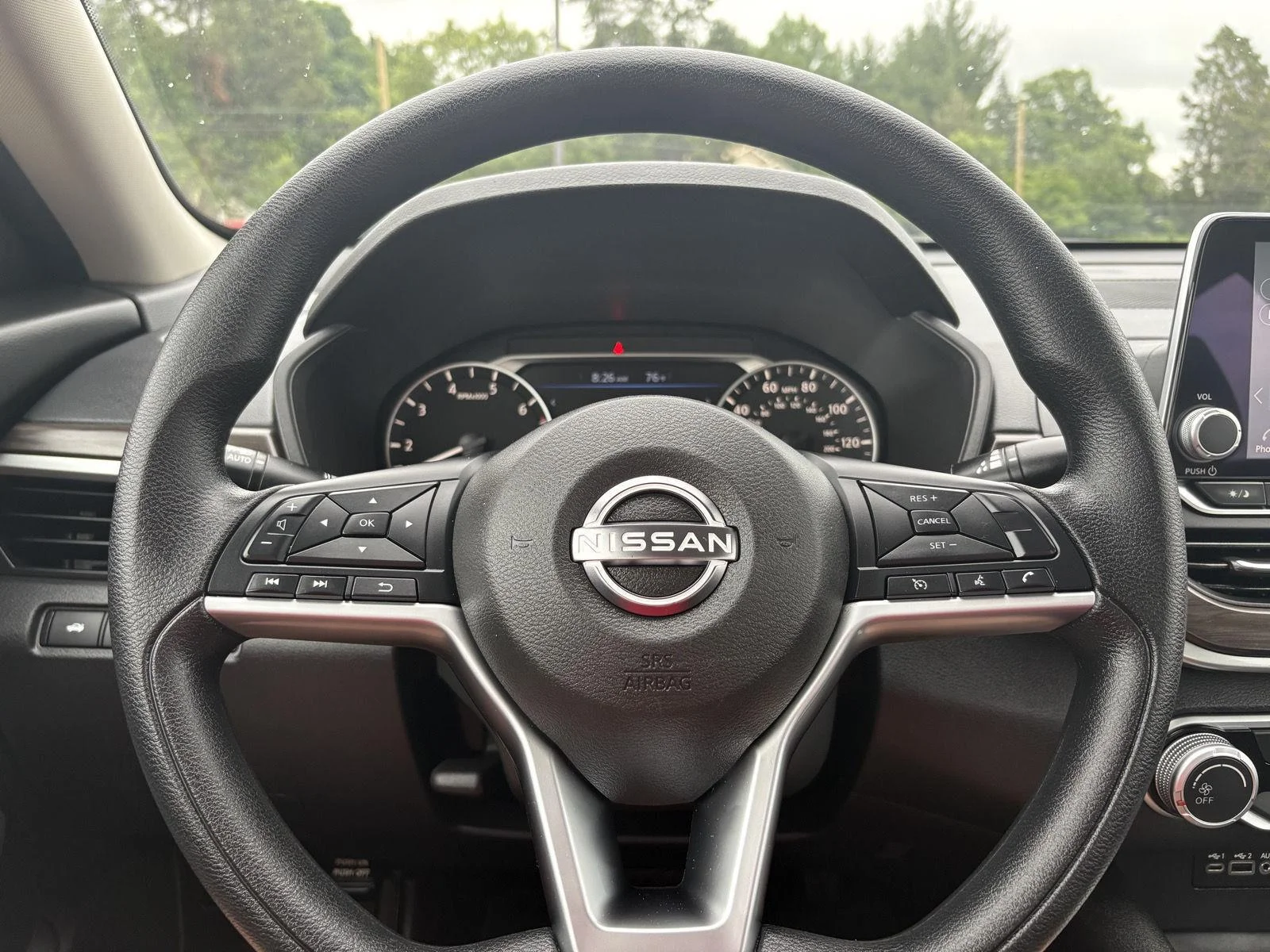 Used 2025 Garnet Pearl Metallic Nissan SV image 21