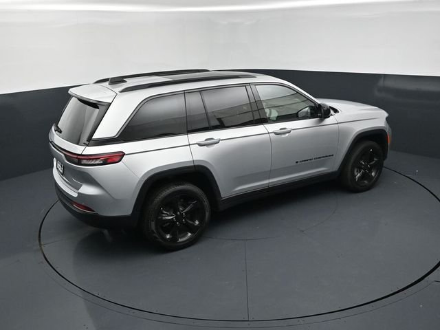 New 2026 Silver Zynith Exterior Paint Jeep Limited image 18