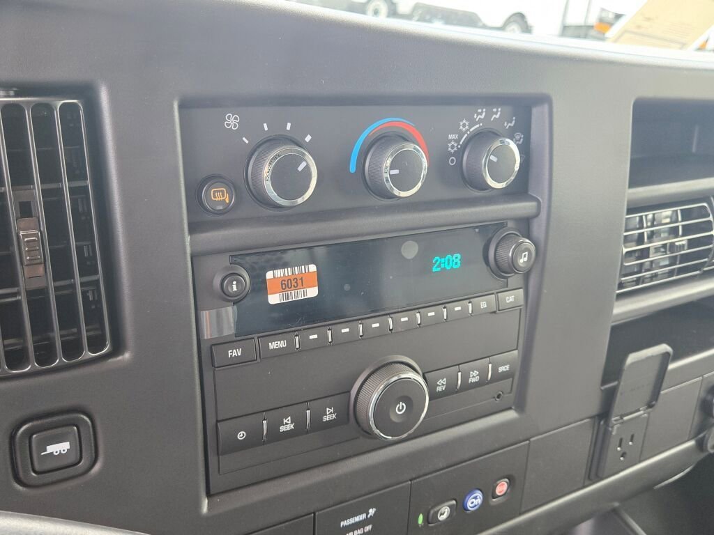 2025 Chevrolet Express Cargo Work Van - Photo 24
