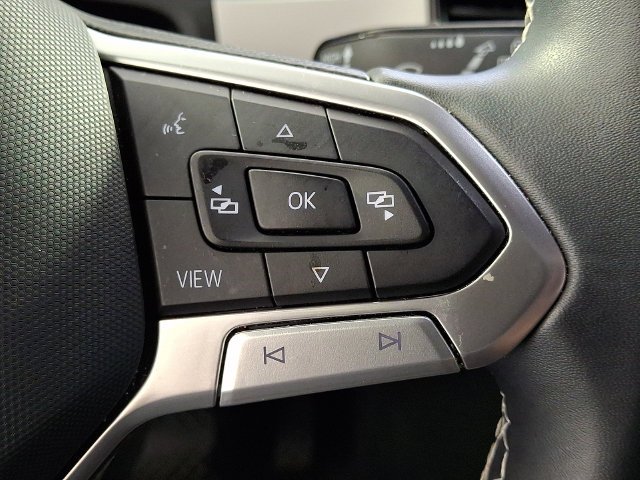 Used 2022 White Volkswagen 3.6L V6 SE w/Technology image 24