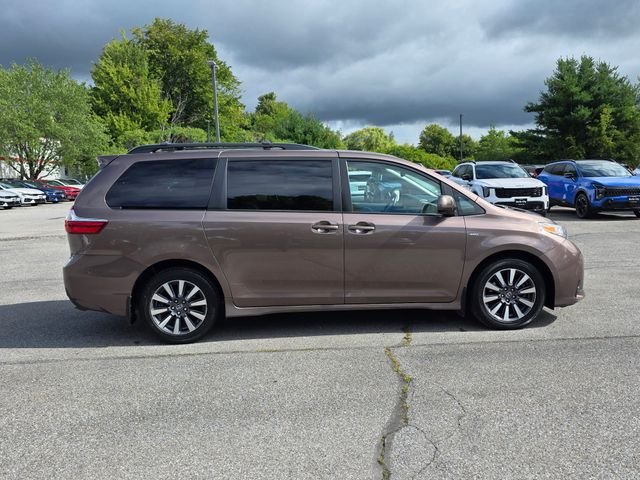 Used 2018 Walnut Toyota LE image 9