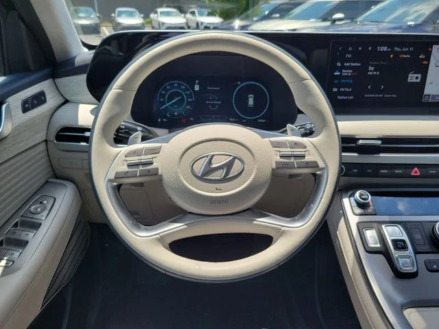 Used 2024 White Hyundai Calligraphy image 11