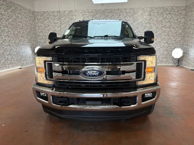 Used 2019 Black Metallic Ford XLT image 2