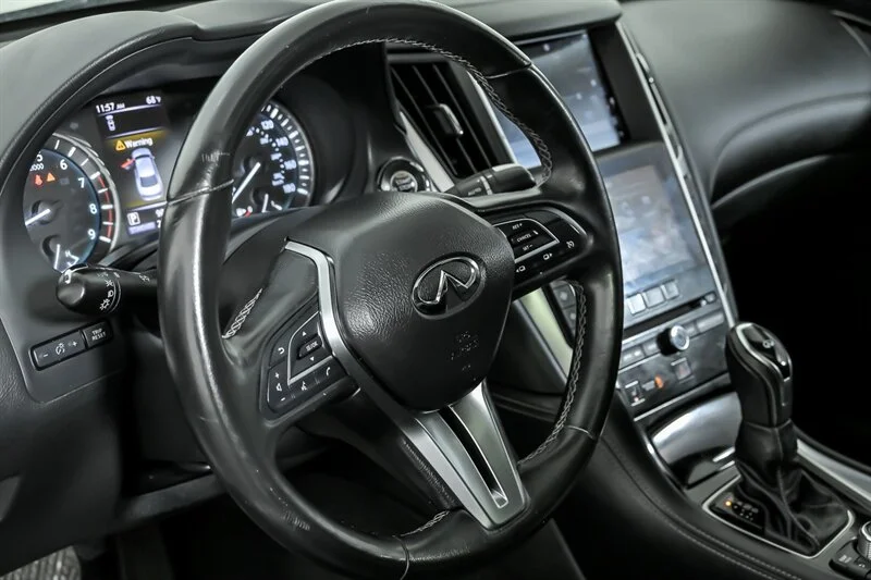 Used 2020 Majestic White INFINITI 3.0T Luxe image 21
