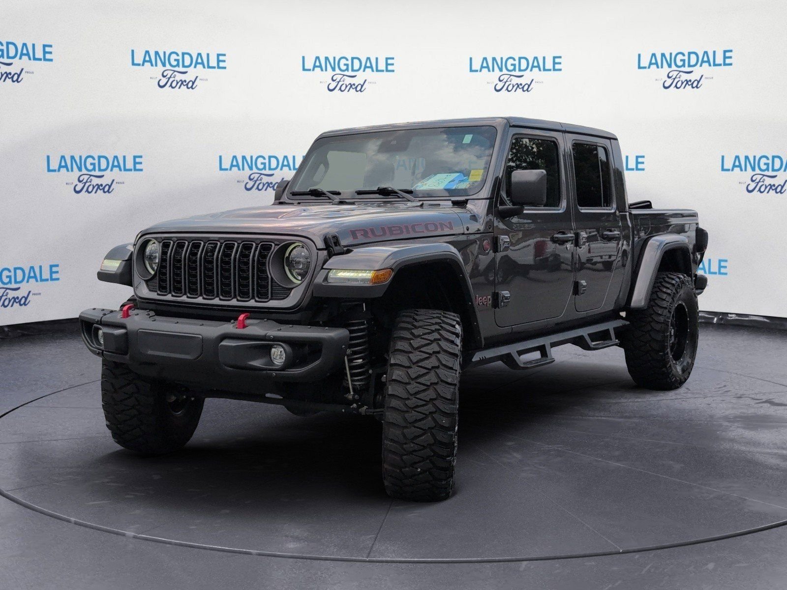Used 2024 Crystal Metallic Jeep Rubicon image 11