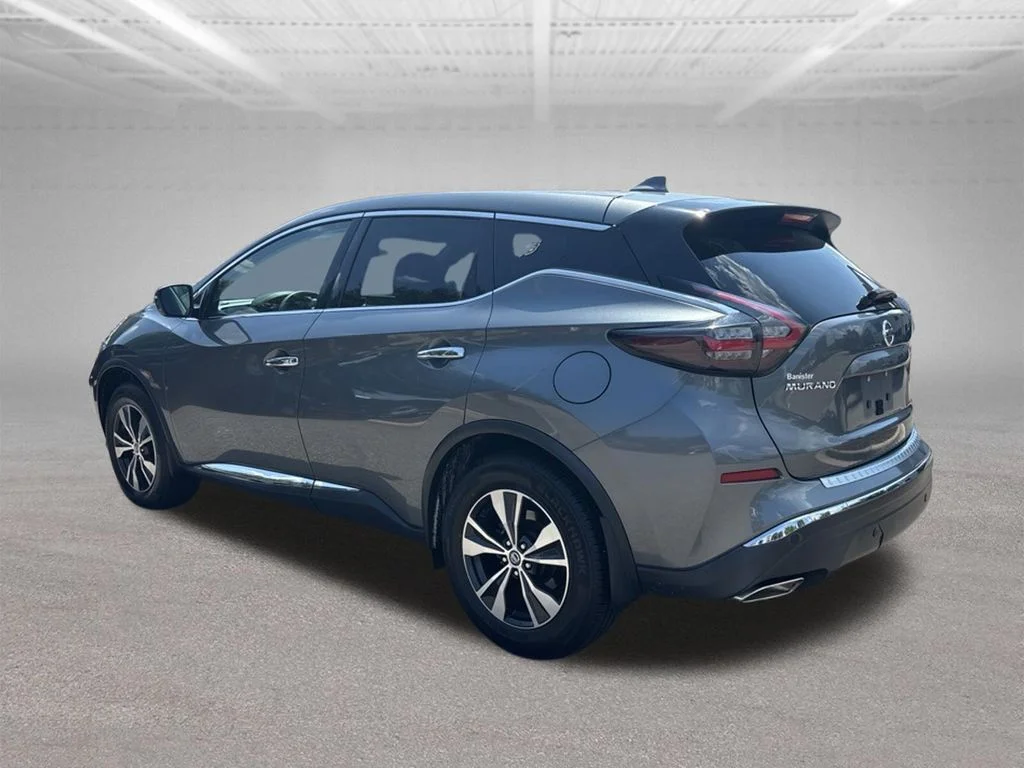 Used 2020 Gray Nissan S image 4