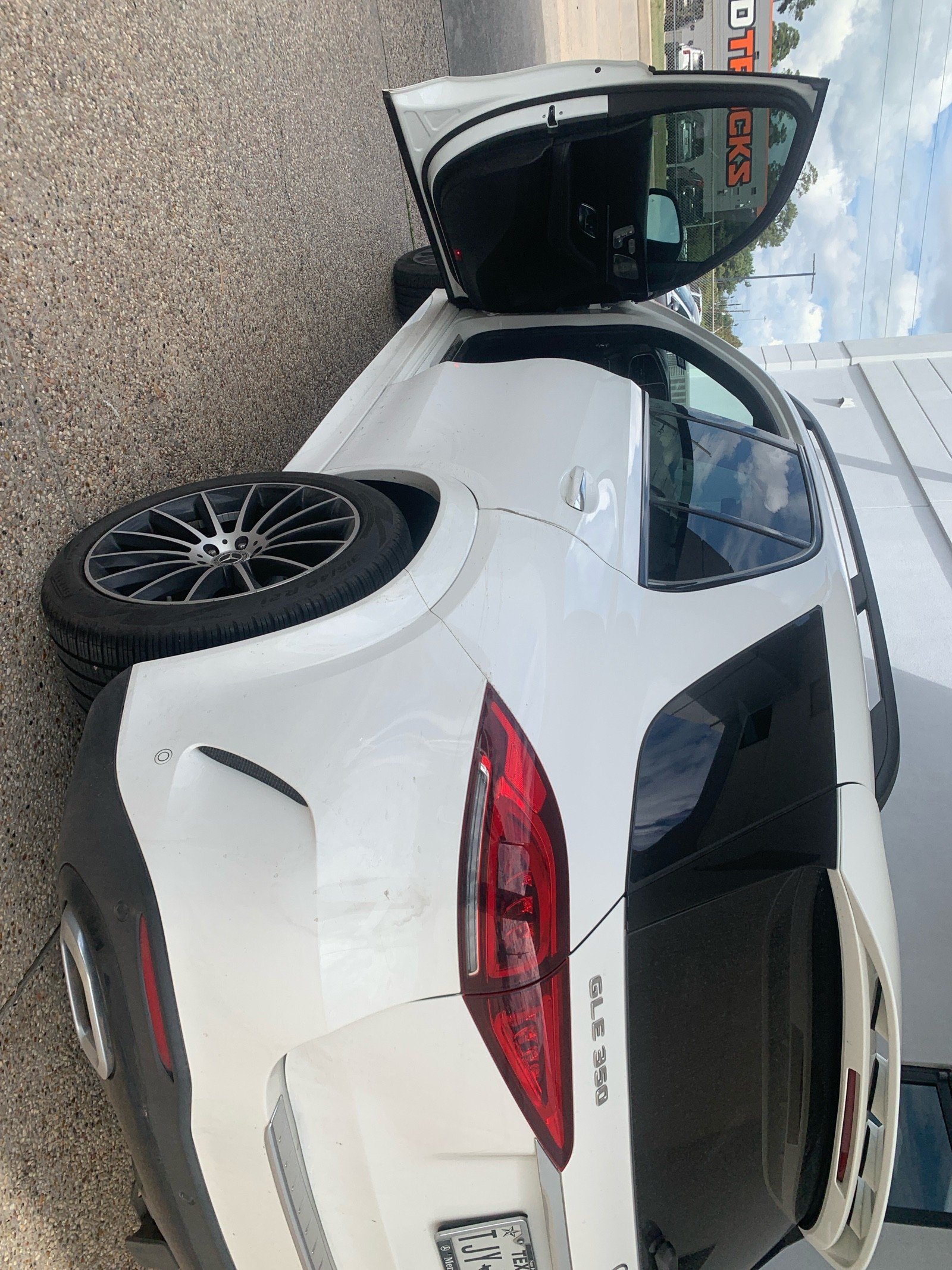 2022 Mercedes-Benz GLE photo 6 of 16