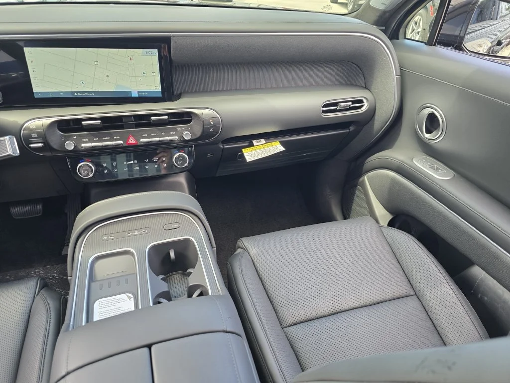 New 2027 Black Hyundai SEL image 9