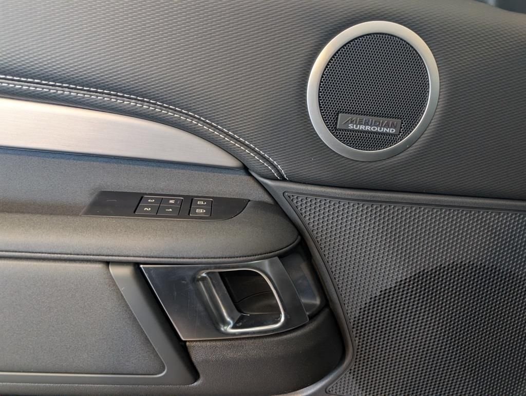 2026 Land Rover Discovery Gemini Edition - Photo 9