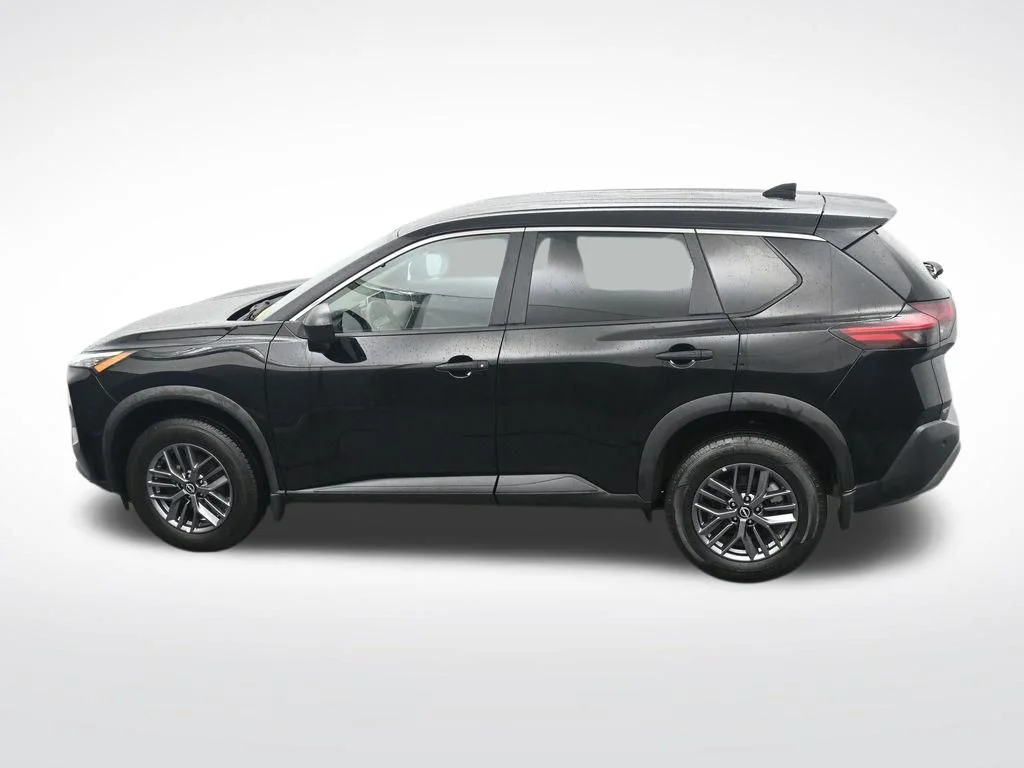 Used 2023 Black Nissan S image 28