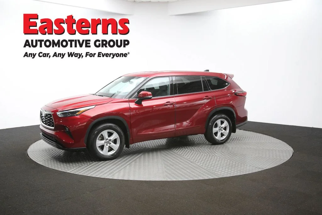Used 2022 Red Toyota LE image 57