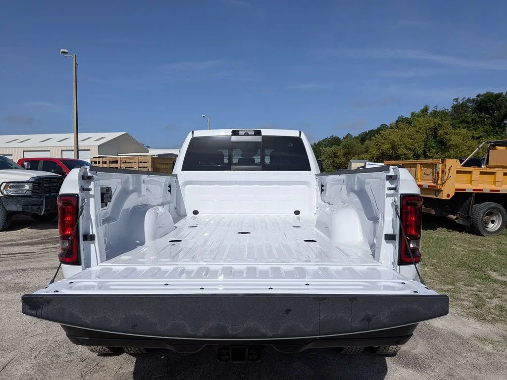 New 2026 Bright White Clear-Coat Exterior Paint RAM Tradesman image 12