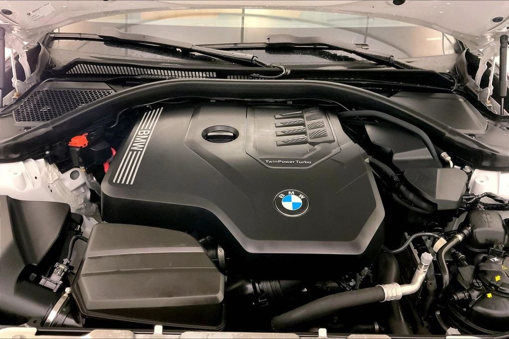 Used 2021 Mineral White Metallic BMW  image 9