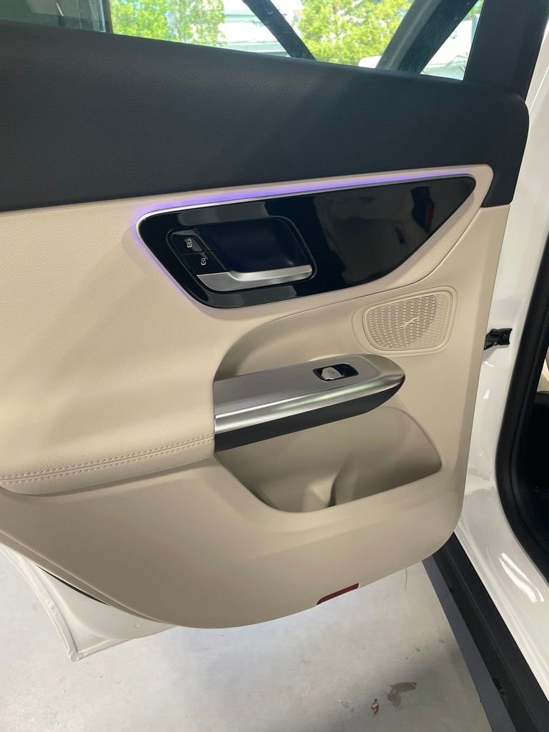 New 2027 White Mercedes-Benz GLC 300 image 15