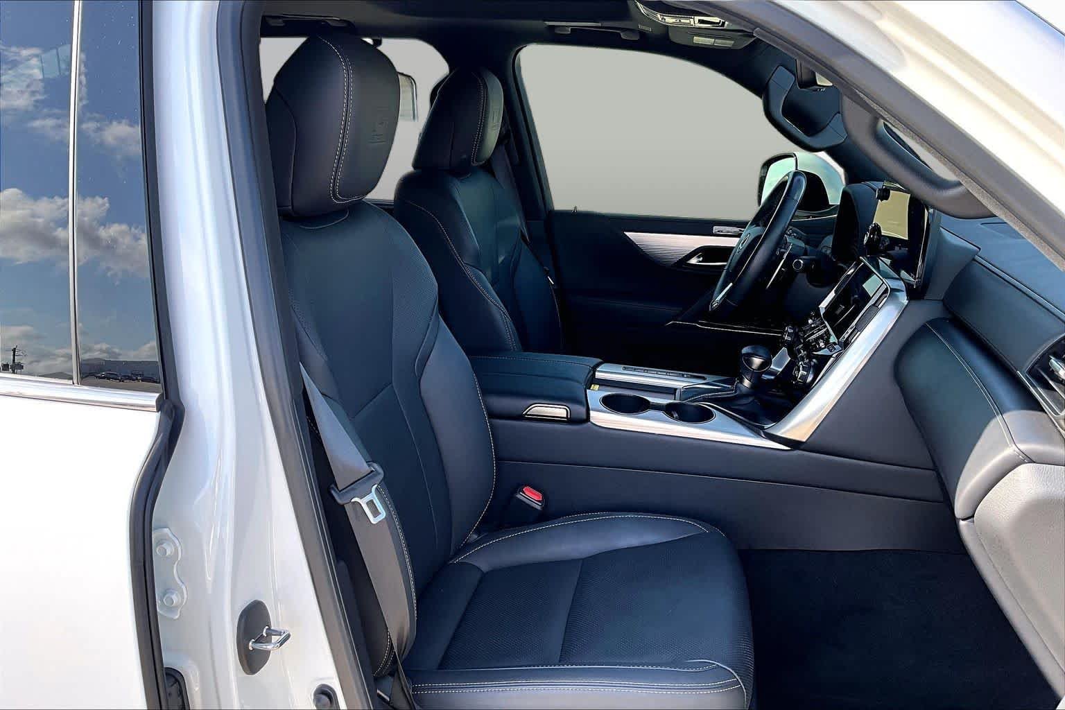 Used 2024 Ultra White Lexus F SPORT image 9