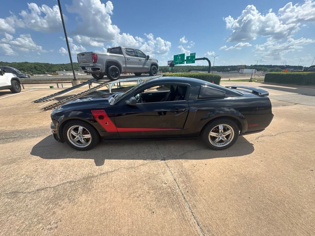 Used 2006 Black Clearcoat Ford GT Premium image 5